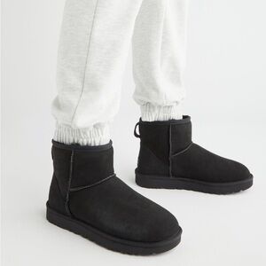 UGG Classic Mini